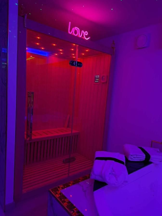 L'Aurore suite de charme, clim jacuzzi, sauna, piscine chauffée cuisine... Carpentras Exterior foto