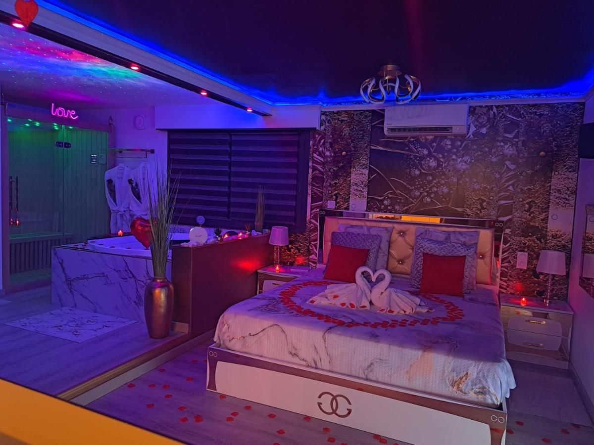 L'Aurore suite de charme, clim jacuzzi, sauna, piscine chauffée cuisine... Carpentras Exterior foto