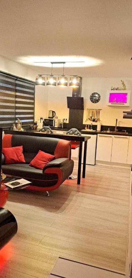 L'Aurore suite de charme, clim jacuzzi, sauna, piscine chauffée cuisine... Carpentras Exterior foto