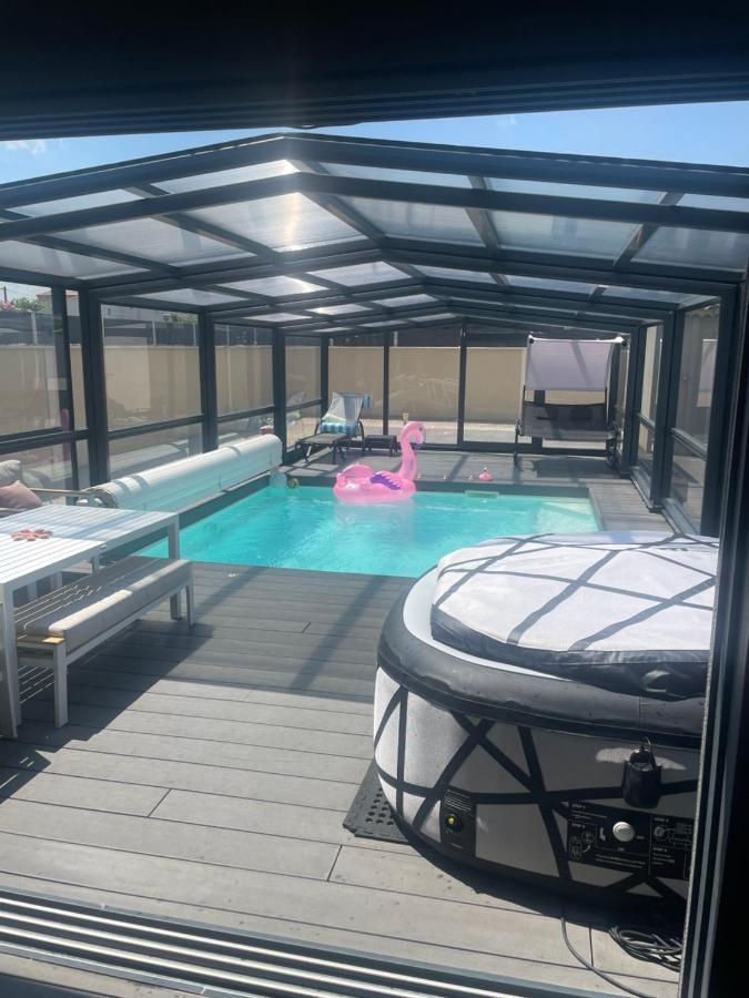 L'Aurore suite de charme, clim jacuzzi, sauna, piscine chauffée cuisine... Carpentras Exterior foto